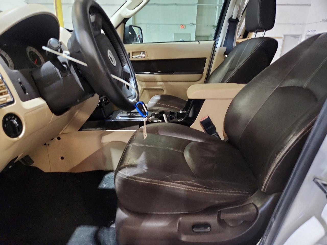 2009 Mazda Tribute S White vin: 4F2CZ06G29KM02336