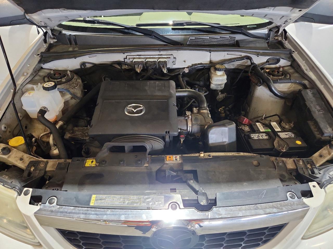 2009 Mazda Tribute S White vin: 4F2CZ06G29KM02336