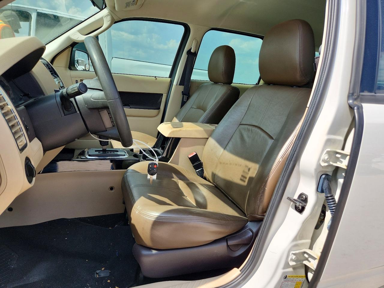 2009 Mazda Tribute S Белый vin: 4F2CZ06G89KM00154