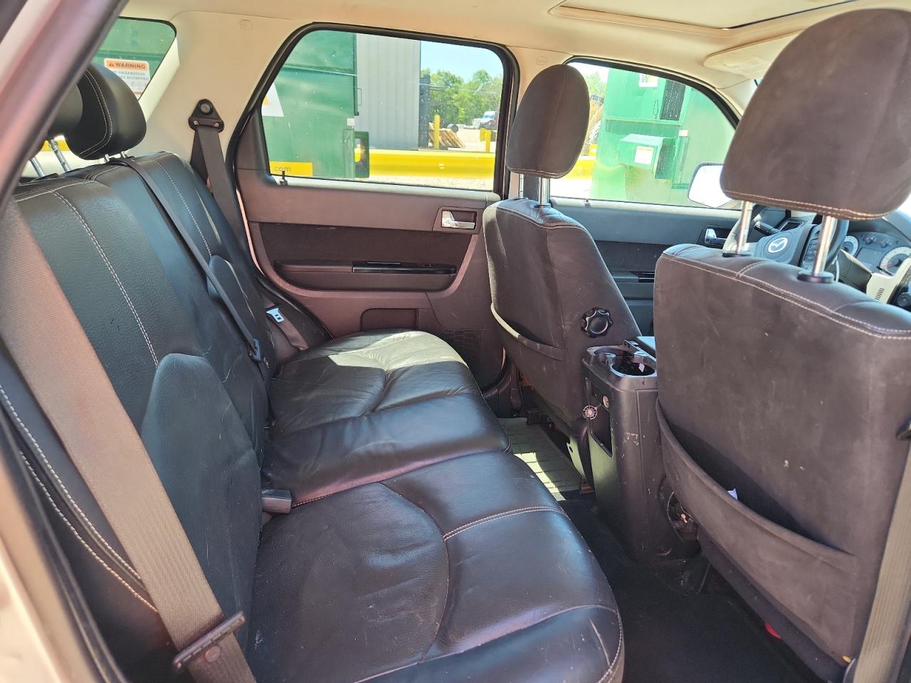 2009 Mazda Tribute S Серебряный vin: 4F2CZ06GX9KM00270