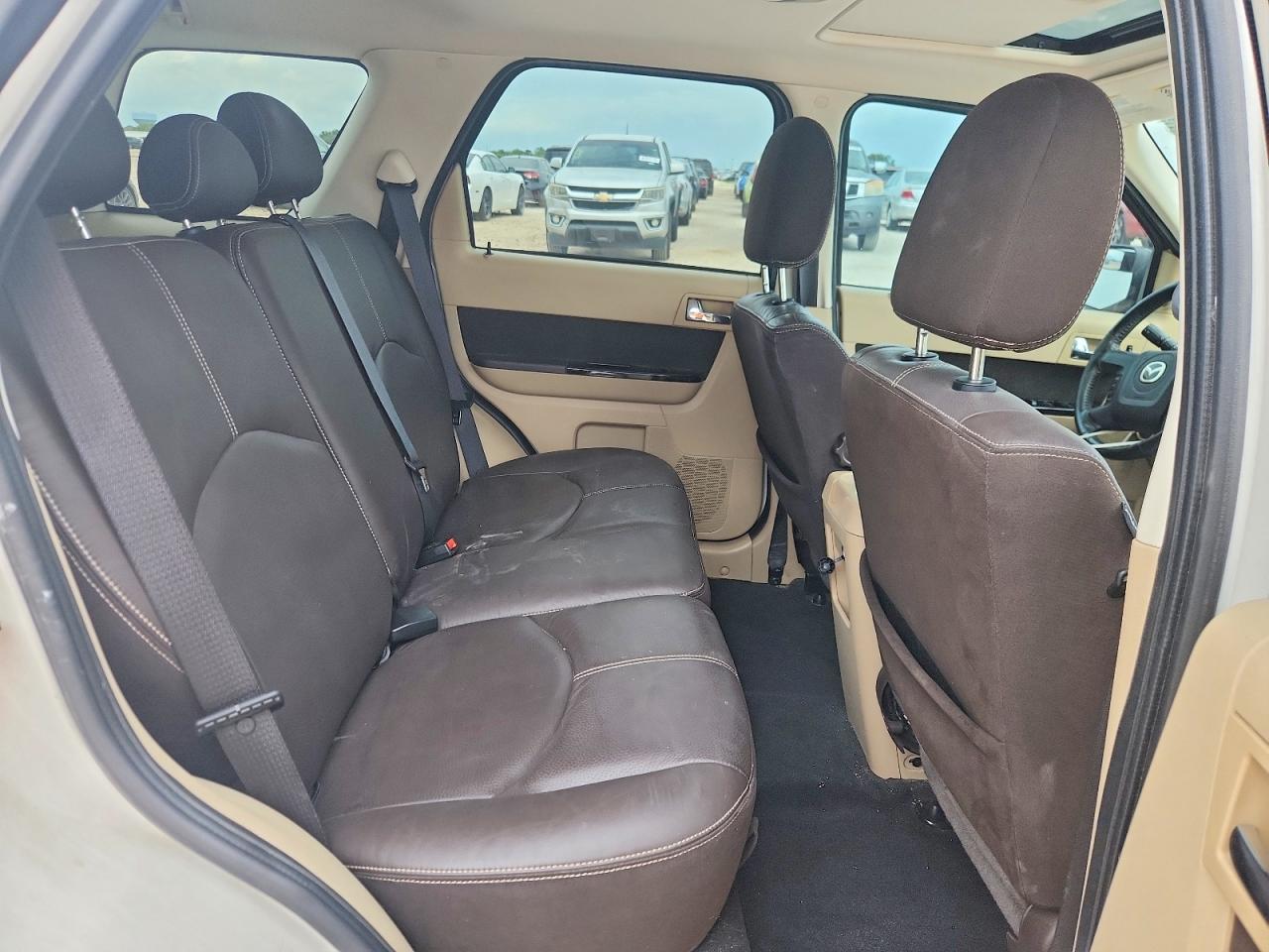 2009 Mazda Tribute S White vin: 4F2CZ06GX9KM03573
