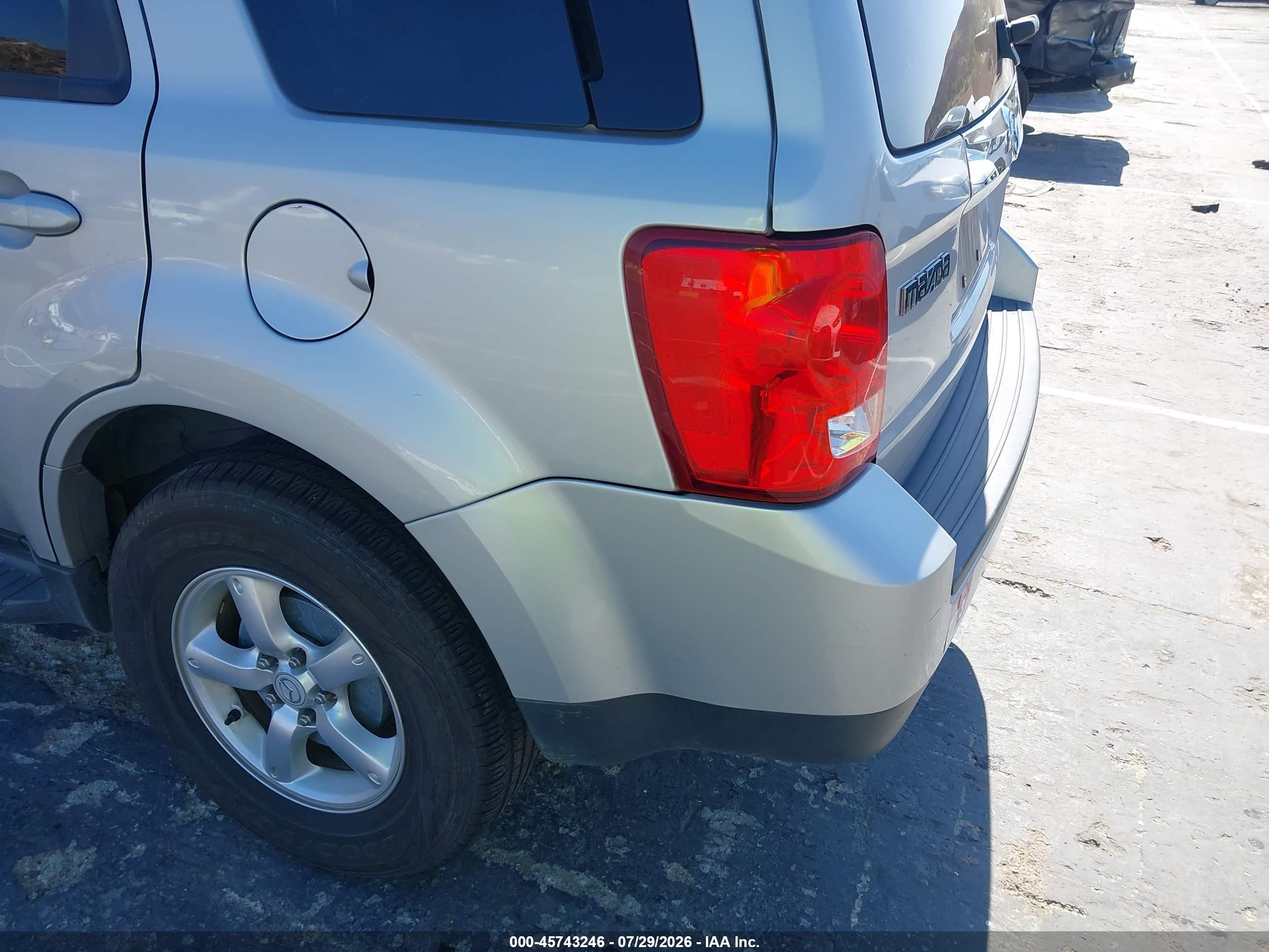 2009 Mazda Tribute Hybrid Touring Silver vin: 4F2CZ49389KM07816