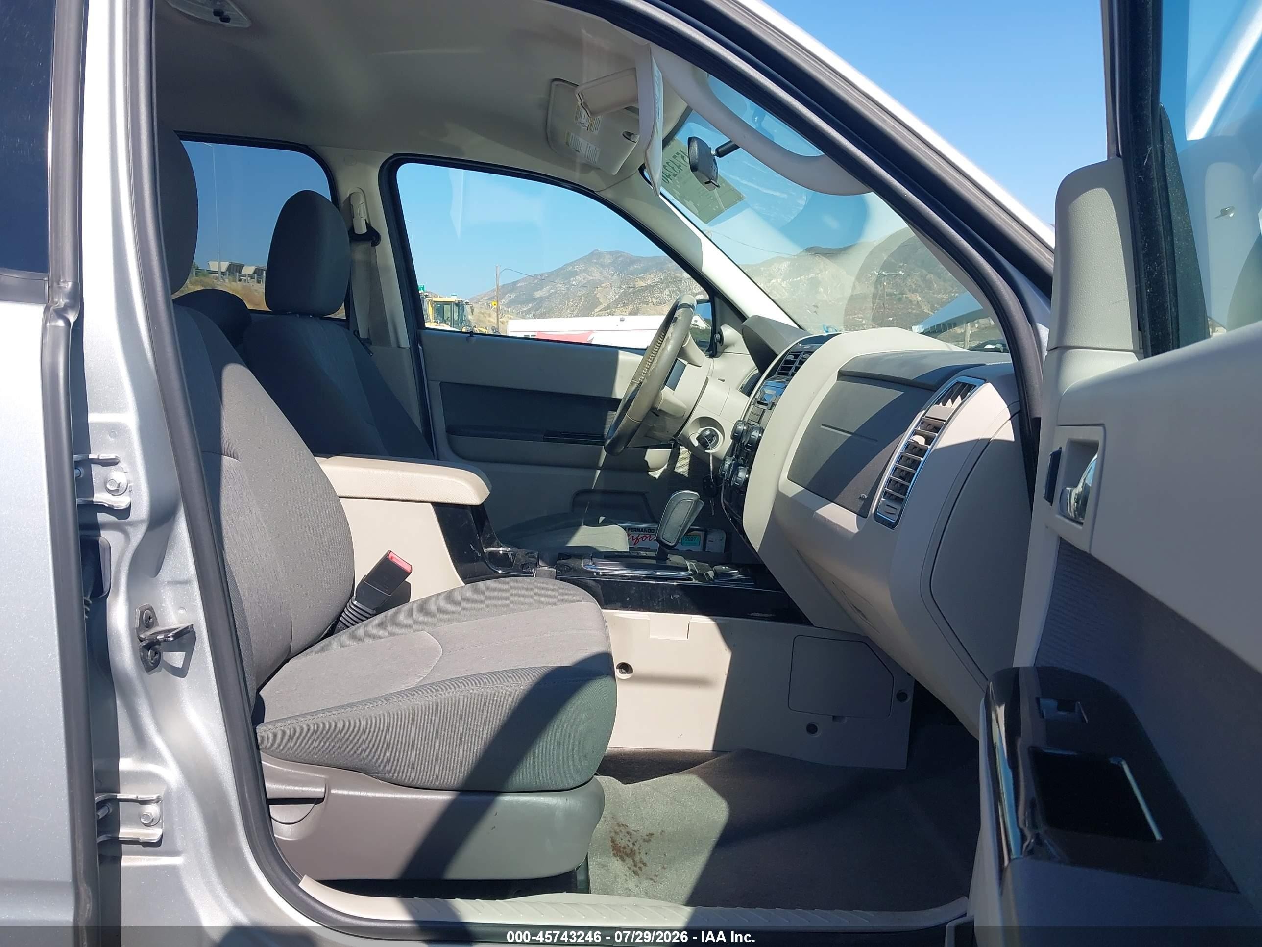 2009 Mazda Tribute Hybrid Touring Silver vin: 4F2CZ49389KM07816