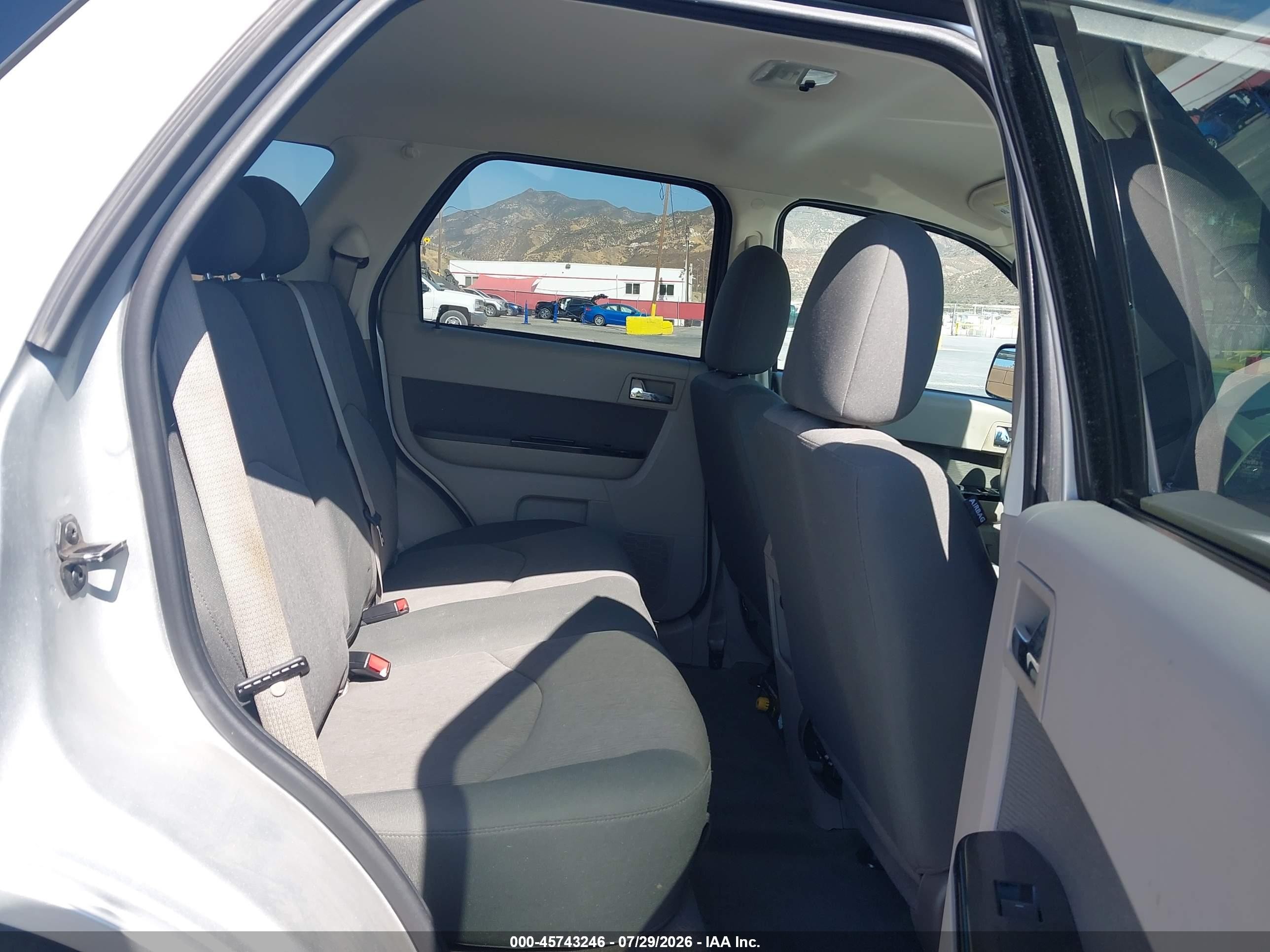 2009 Mazda Tribute Hybrid Touring Silver vin: 4F2CZ49389KM07816