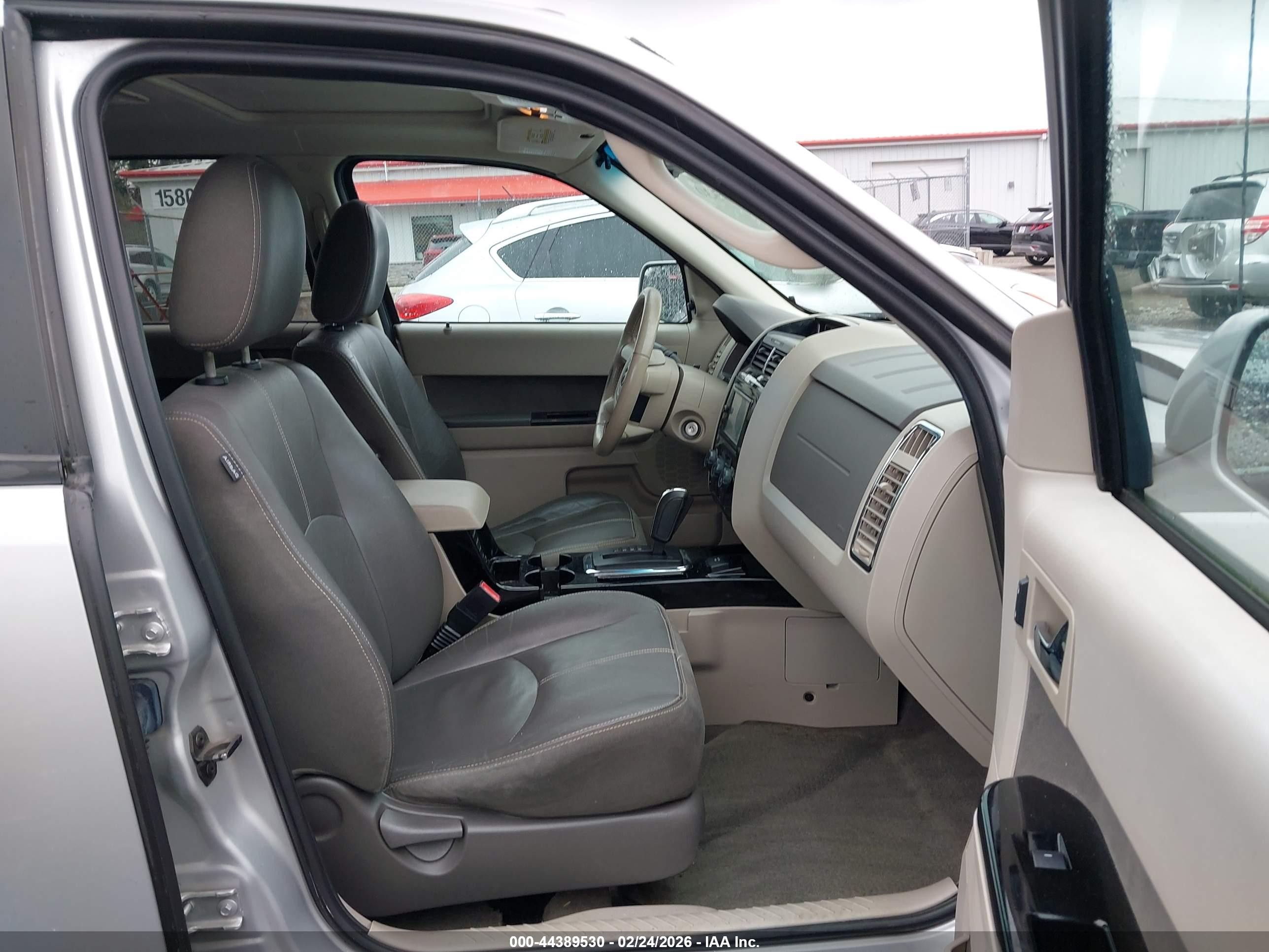 2009 Mazda Tribute Hybrid Grand Touring Silver vin: 4F2CZ59369KM00286