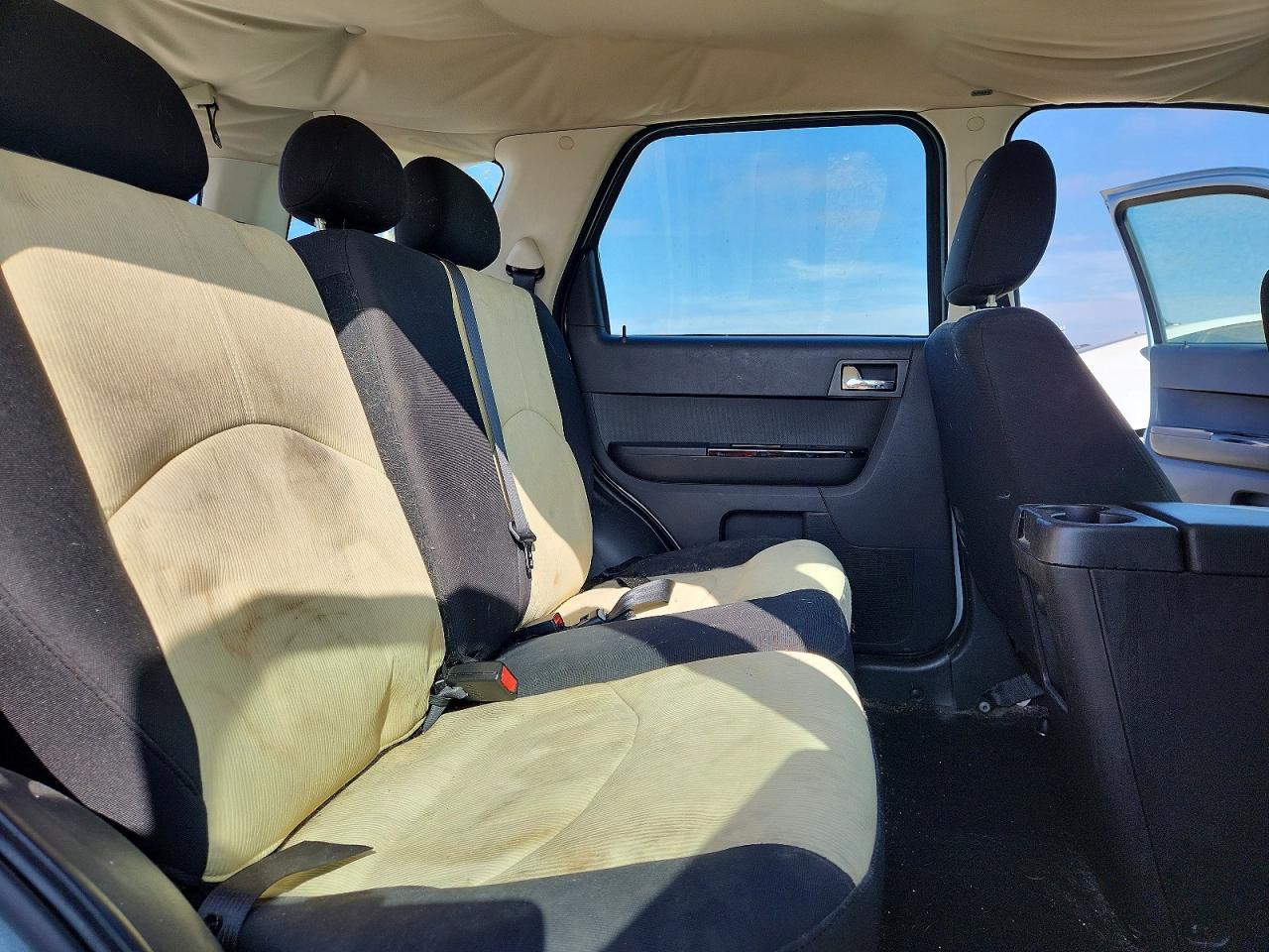 2008 Mazda Tribute I Blue vin: 4F2CZ92Z48KM05541
