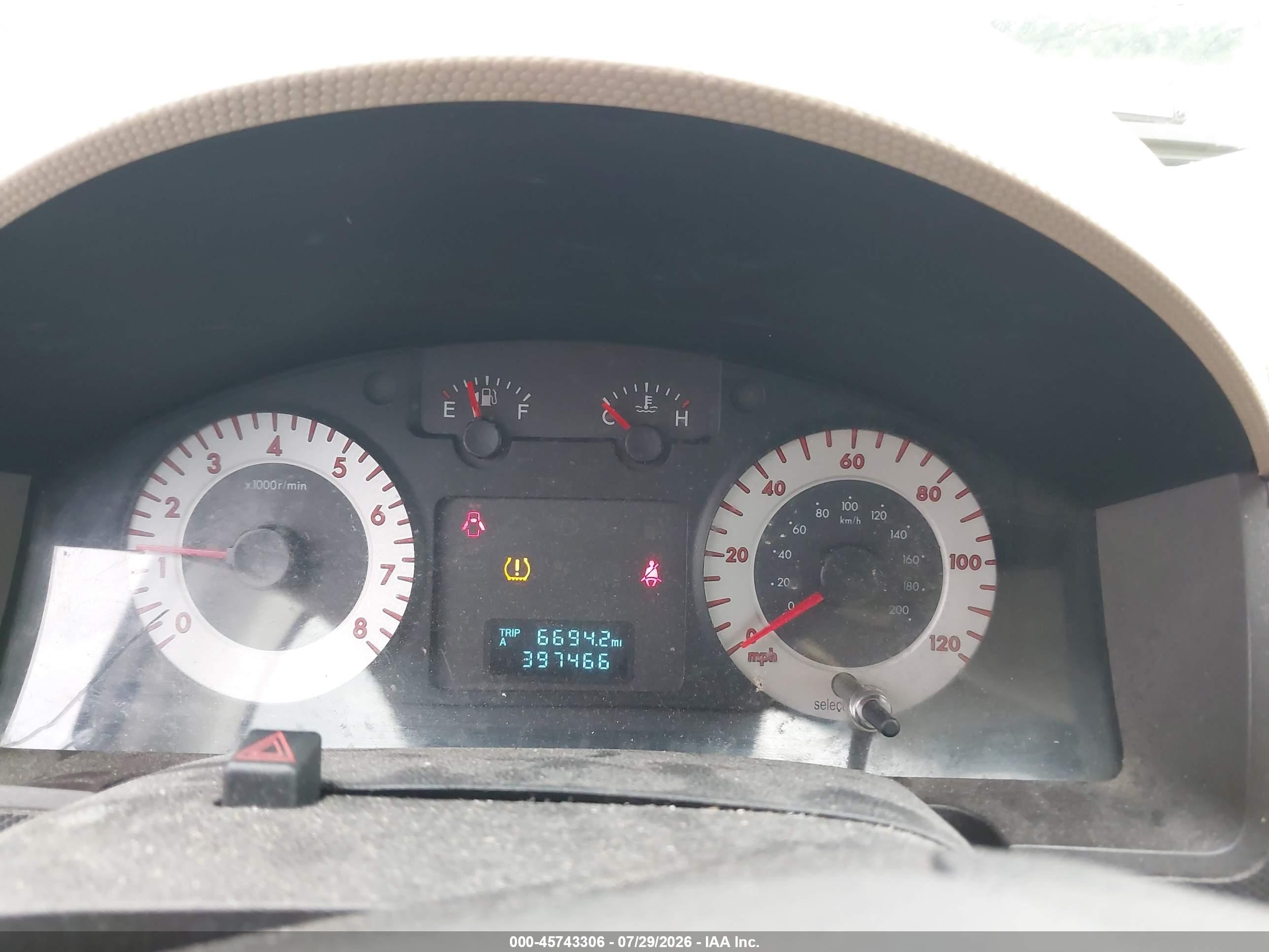 2008 Mazda Tribute I Touring Cream vin: 4F2CZ92Z68KM24821