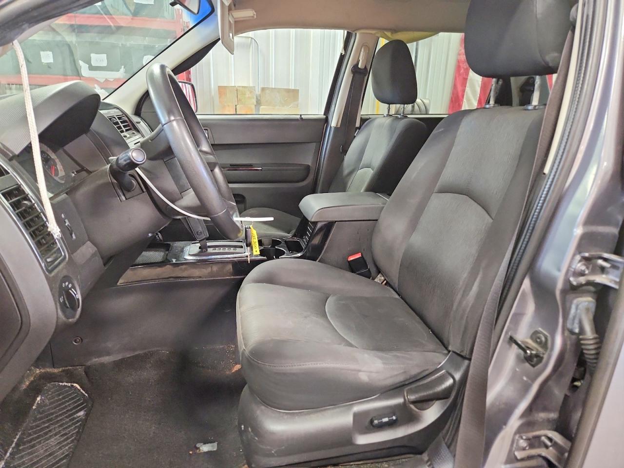 2008 Mazda Tribute I Gray vin: 4F2CZ92Z98KM20634