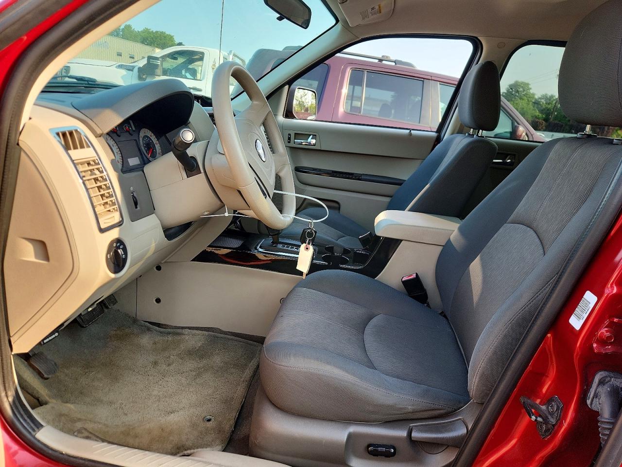 2008 Mazda Tribute I Red vin: 4F2CZ92Z98KM32184