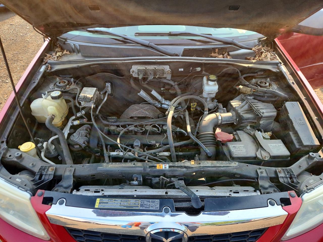 2008 Mazda Tribute I Red vin: 4F2CZ92Z98KM32184