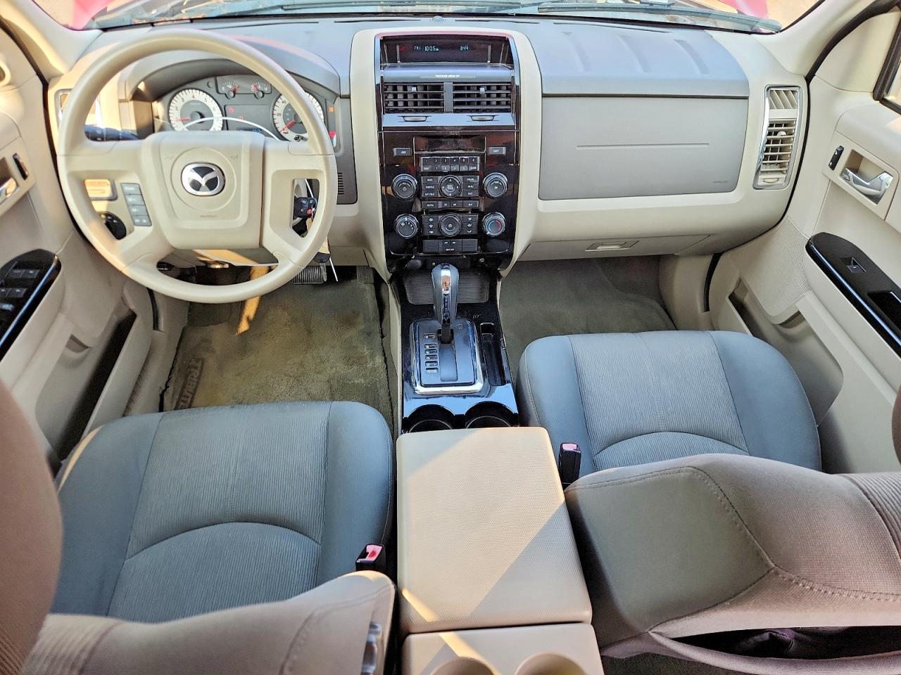 2008 Mazda Tribute I Red vin: 4F2CZ92Z98KM32184