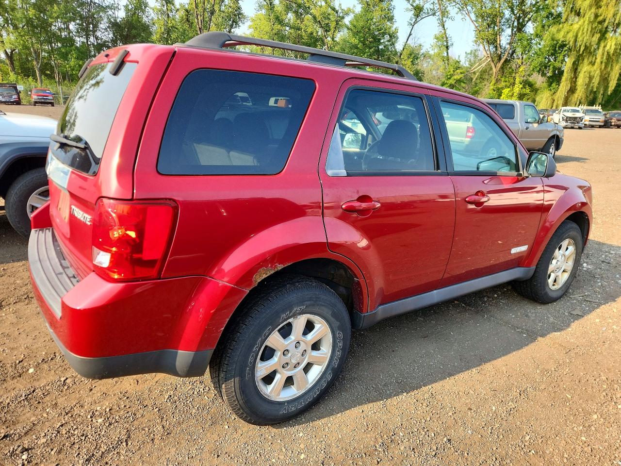 2008 Mazda Tribute I Red vin: 4F2CZ92Z98KM32184