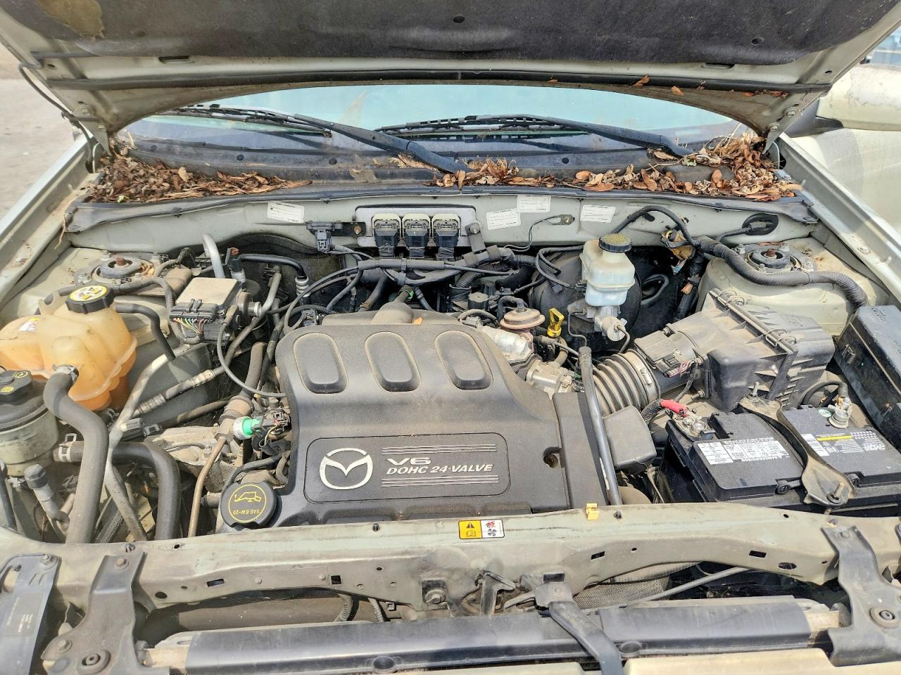 2005 Mazda Tribute S Silver vin: 4F2CZ94105KM03627