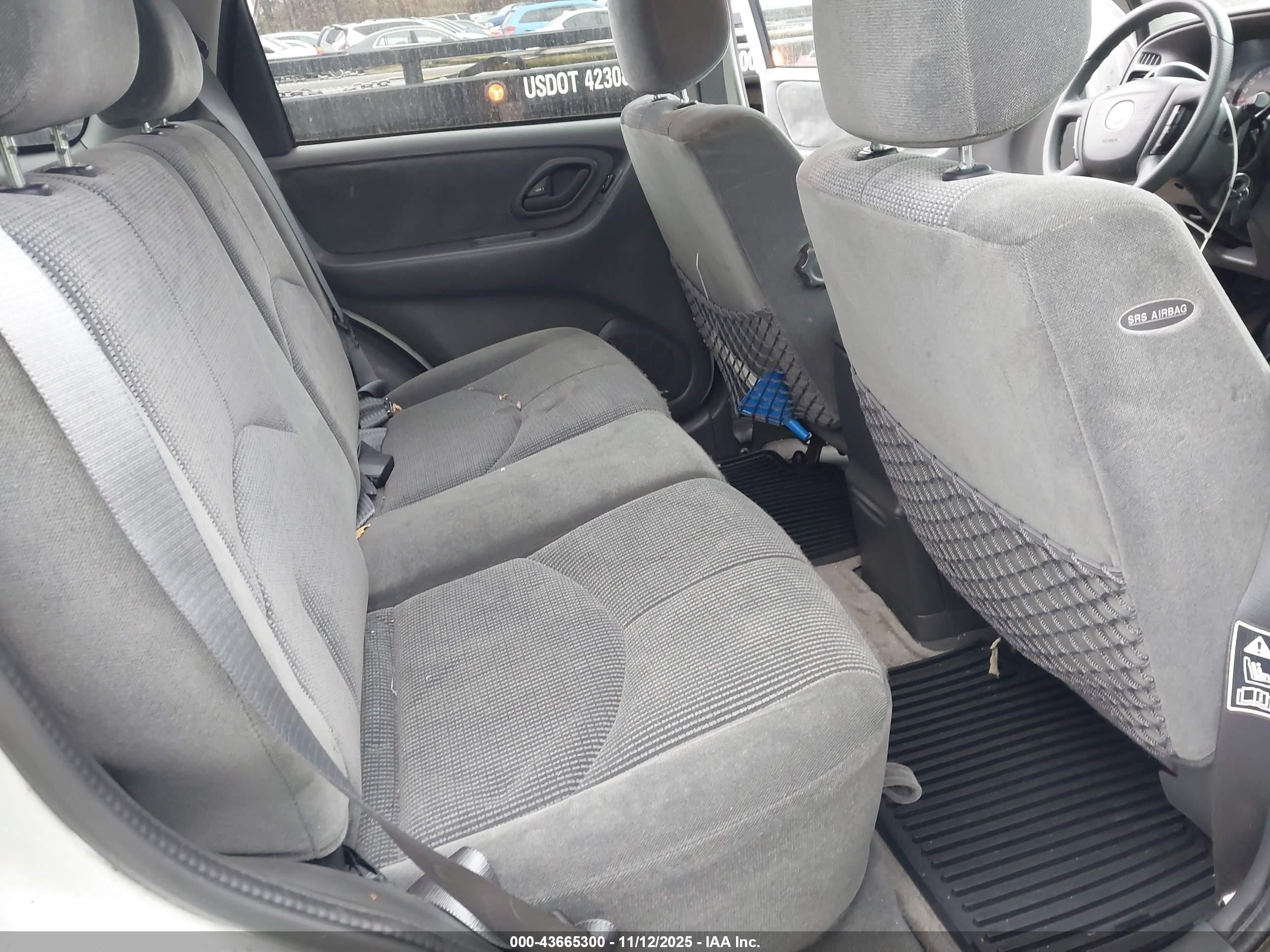 2003 Mazda Tribute Lx V6 Silver vin: 4F2CZ94173KM21152