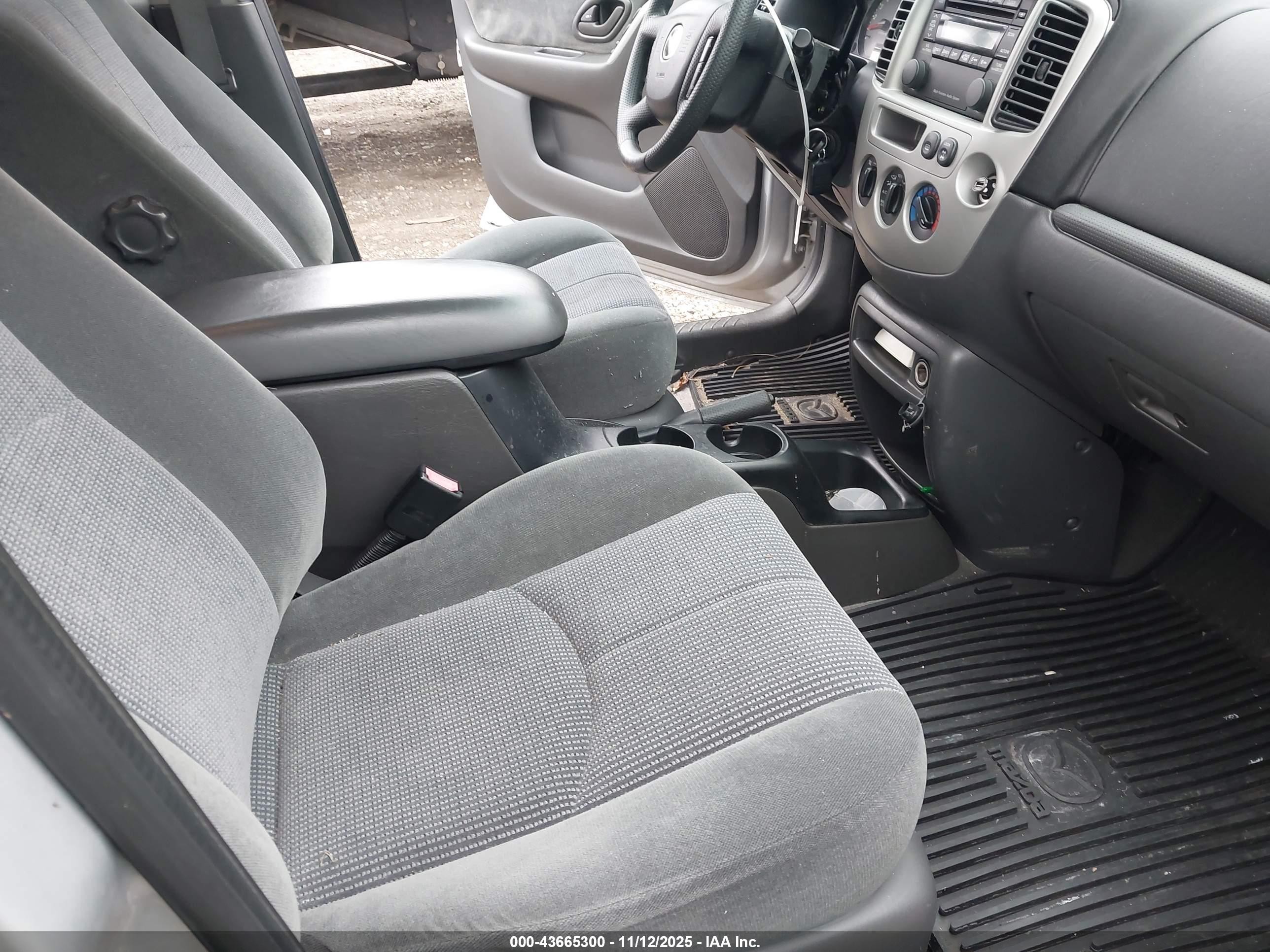 2003 Mazda Tribute Lx V6 Silver vin: 4F2CZ94173KM21152