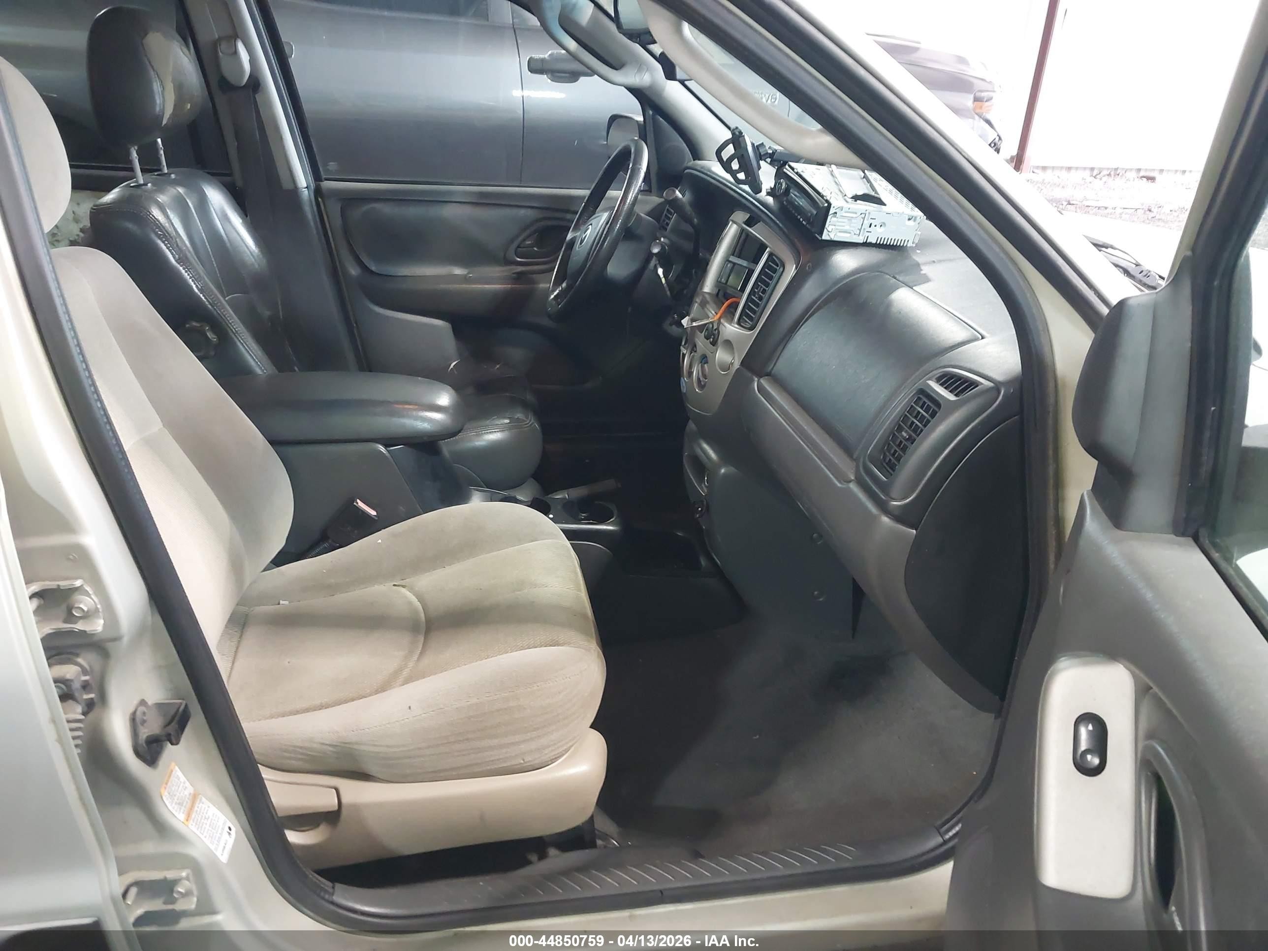 2004 Mazda Tribute Es V6 Beige vin: 4F2CZ96104KM24831