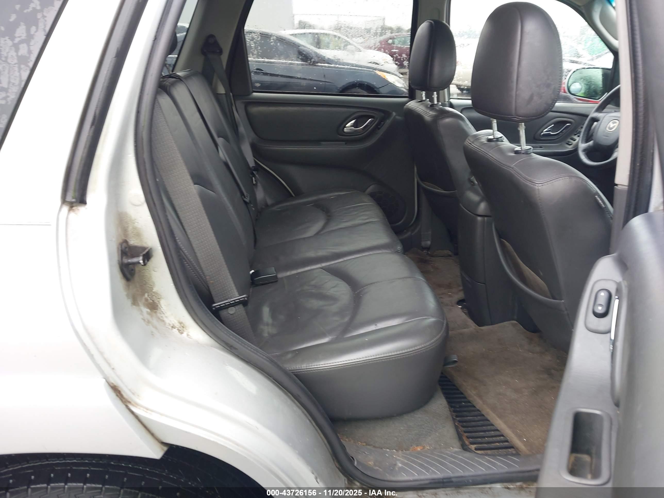 2006 Mazda Tribute S Silver vin: 4F2CZ96126KM22565
