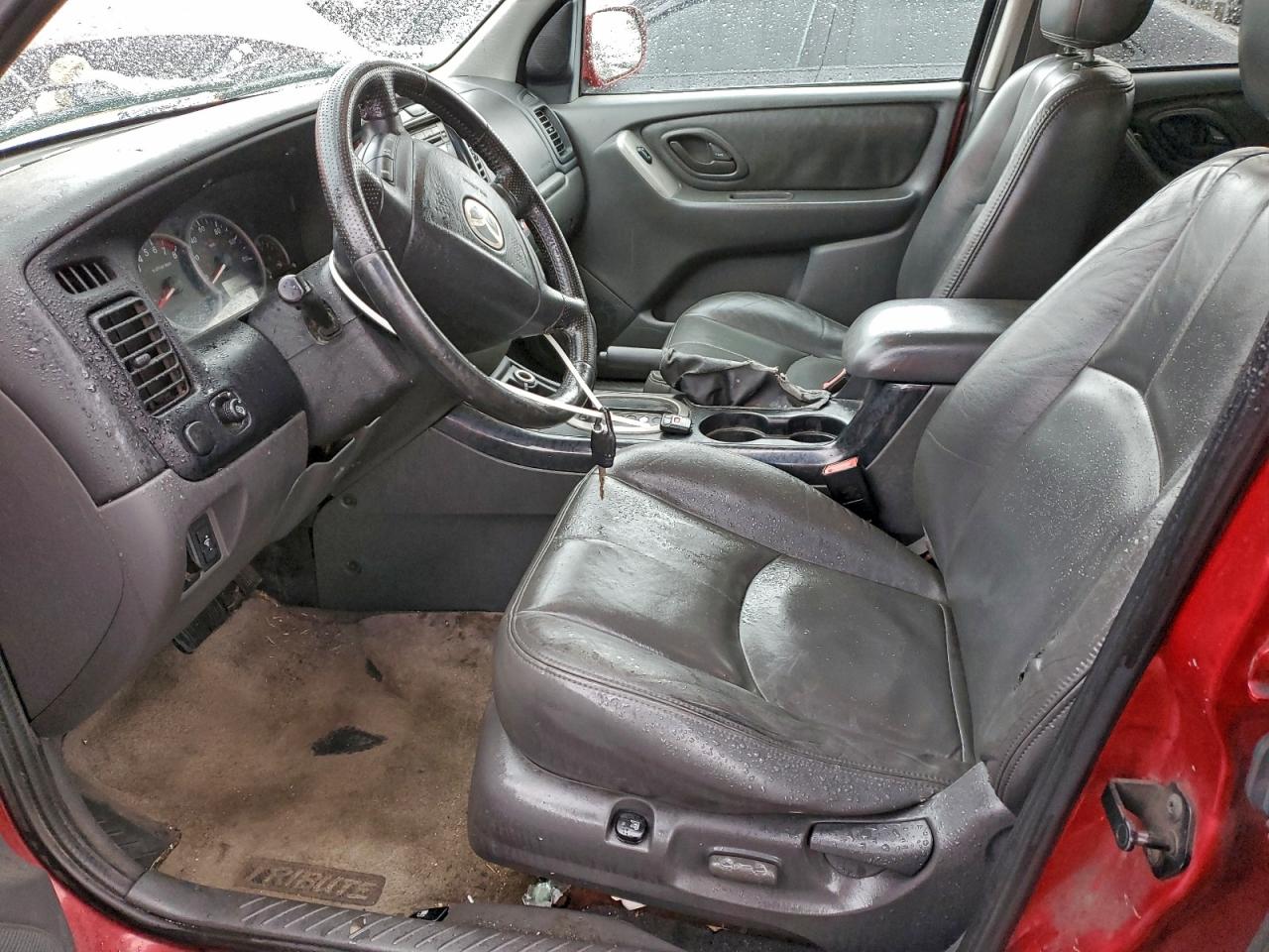 2005 Mazda Tribute S Red vin: 4F2CZ96145KM10481