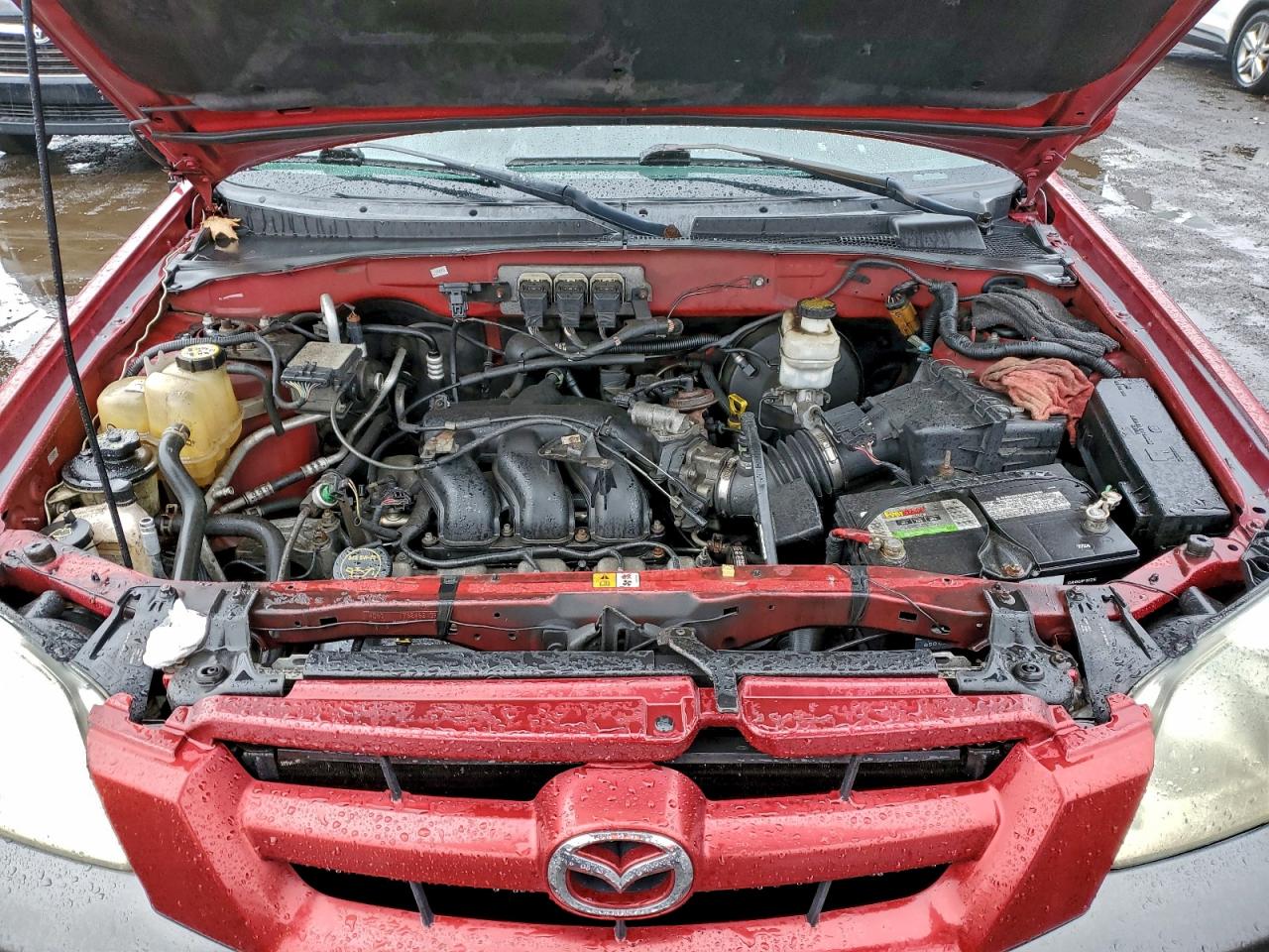 2005 Mazda Tribute S Red vin: 4F2CZ96145KM10481