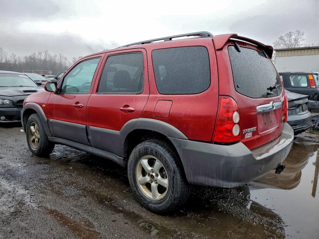 2005 Mazda Tribute S Red vin: 4F2CZ96145KM10481