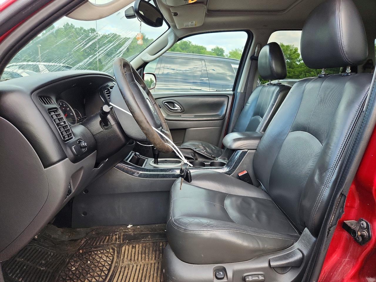 2006 Mazda Tribute S Red vin: 4F2CZ96146KM09994