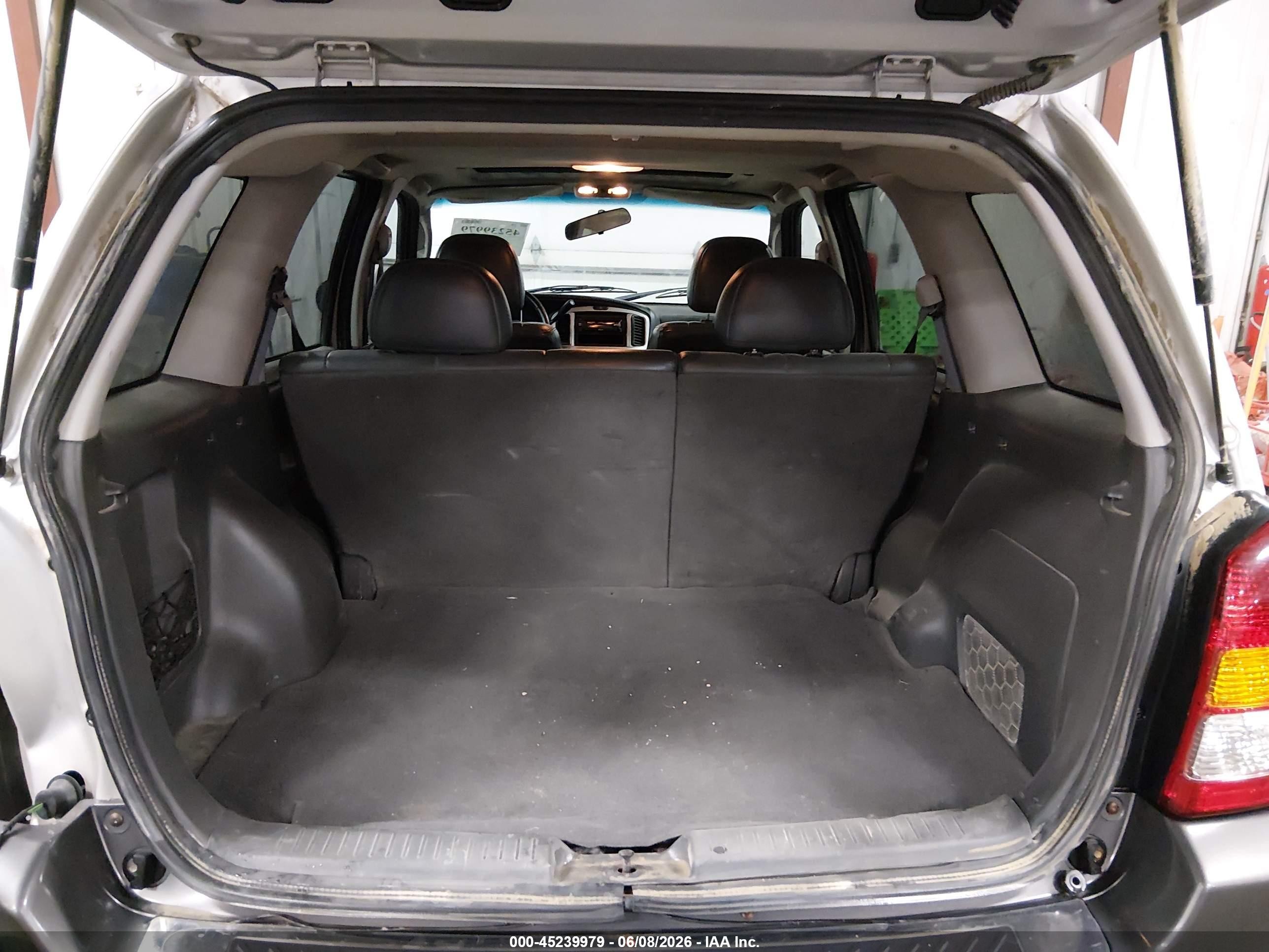 2004 Mazda Tribute Es V6 Silver vin: 4F2CZ96154KM12738