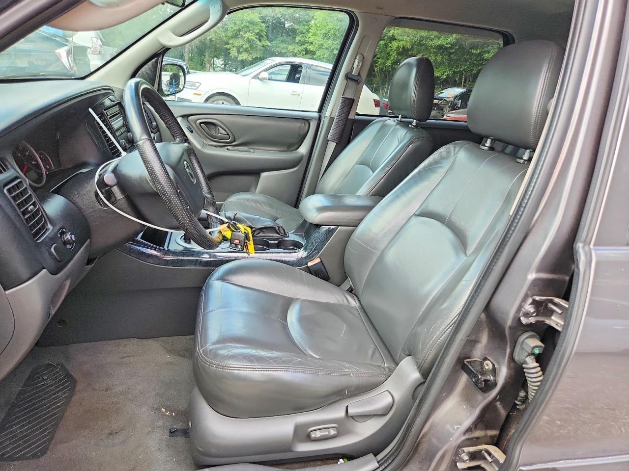 2005 Mazda Tribute S Угольный vin: 4F2CZ96175KM07106