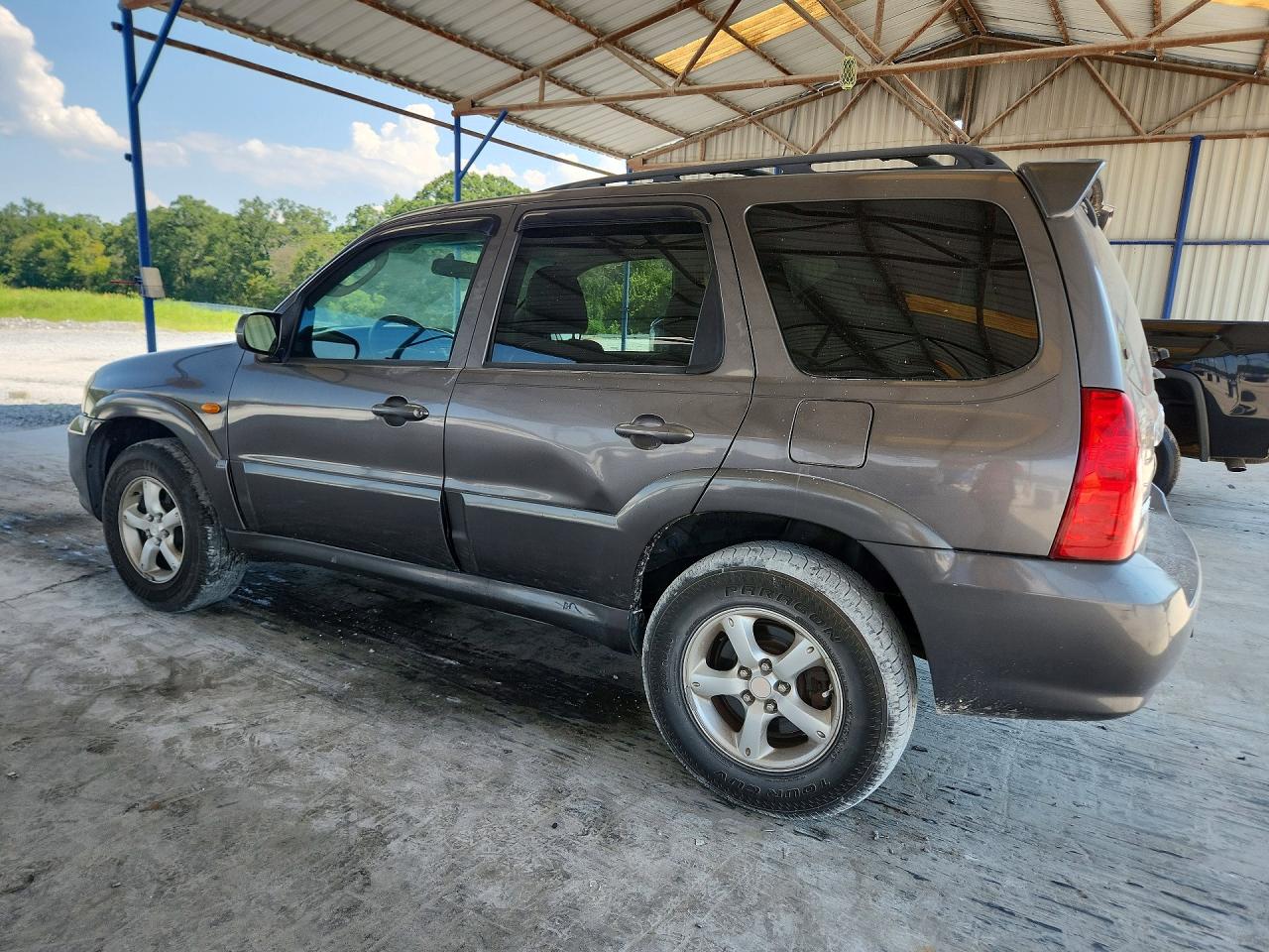 2005 Mazda Tribute S Gray vin: 4F2CZ96175KM07106