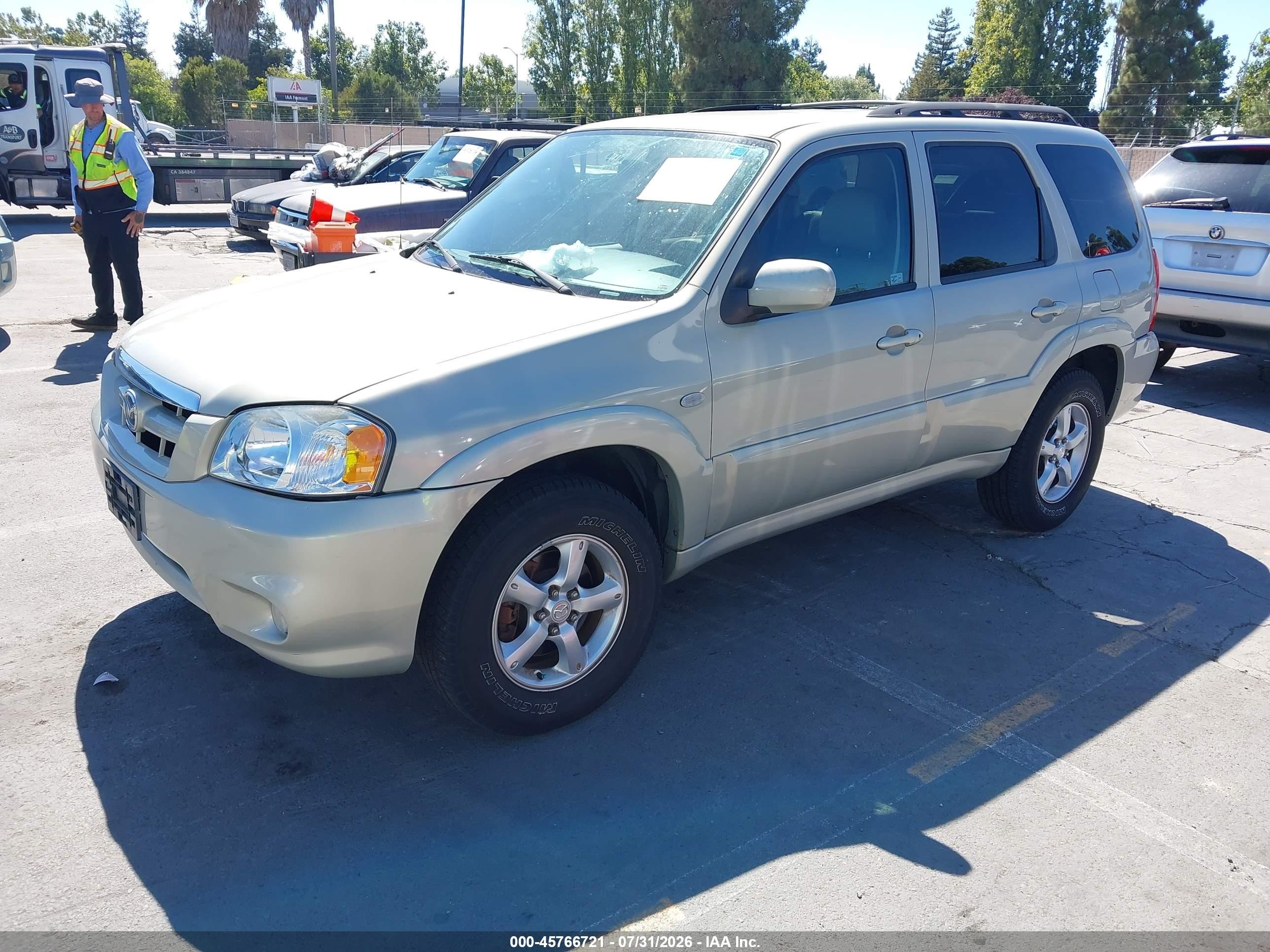 2005 Mazda Tribute S Champagne vin: 4F2CZ96195KM51687