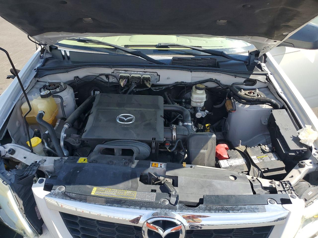 2009 Mazda Tribute S White vin: 4F2CZ96G89KM03270