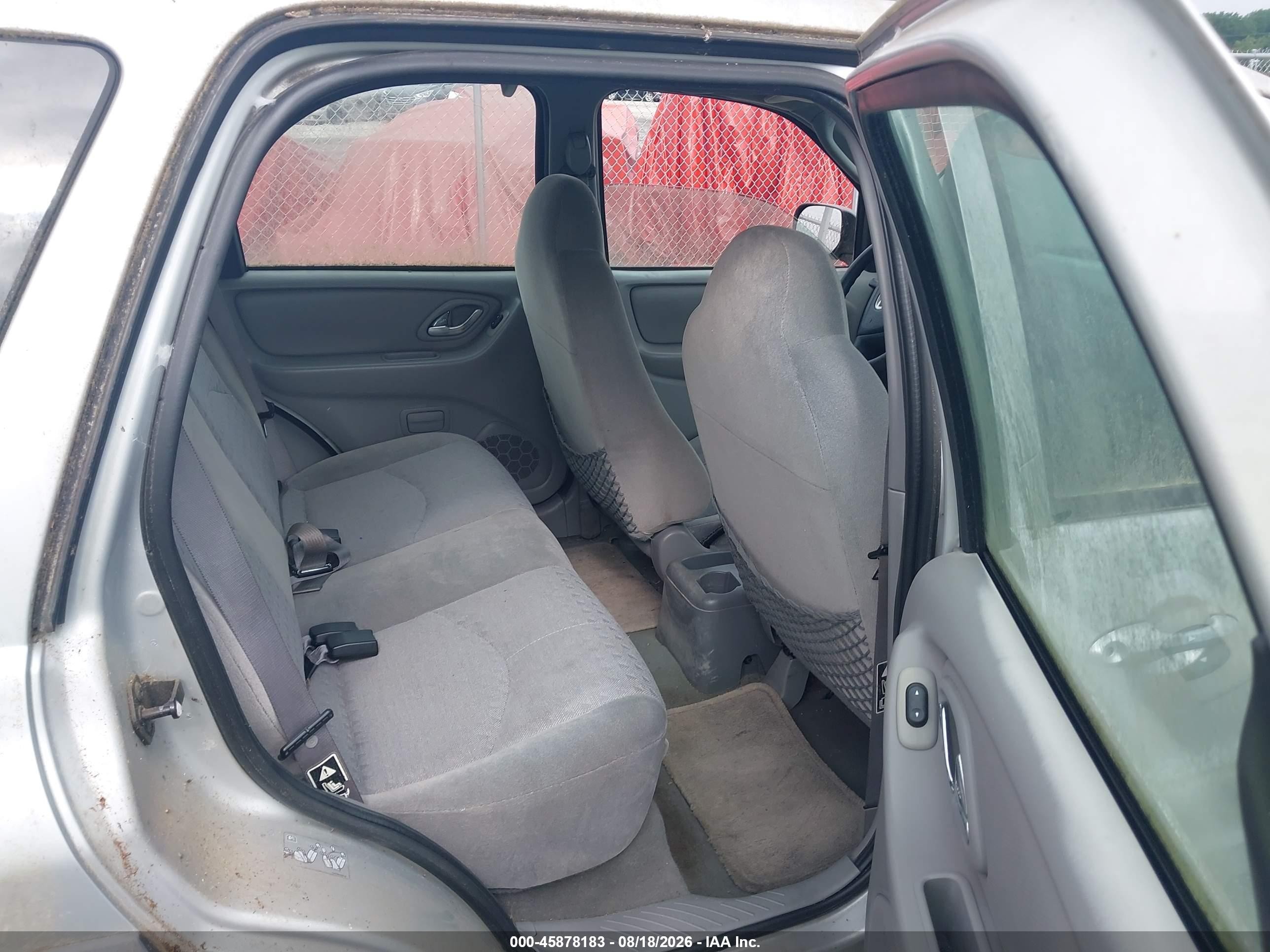 2001 Mazda Tribute Dx Silver vin: 4F2YU06131KM04598