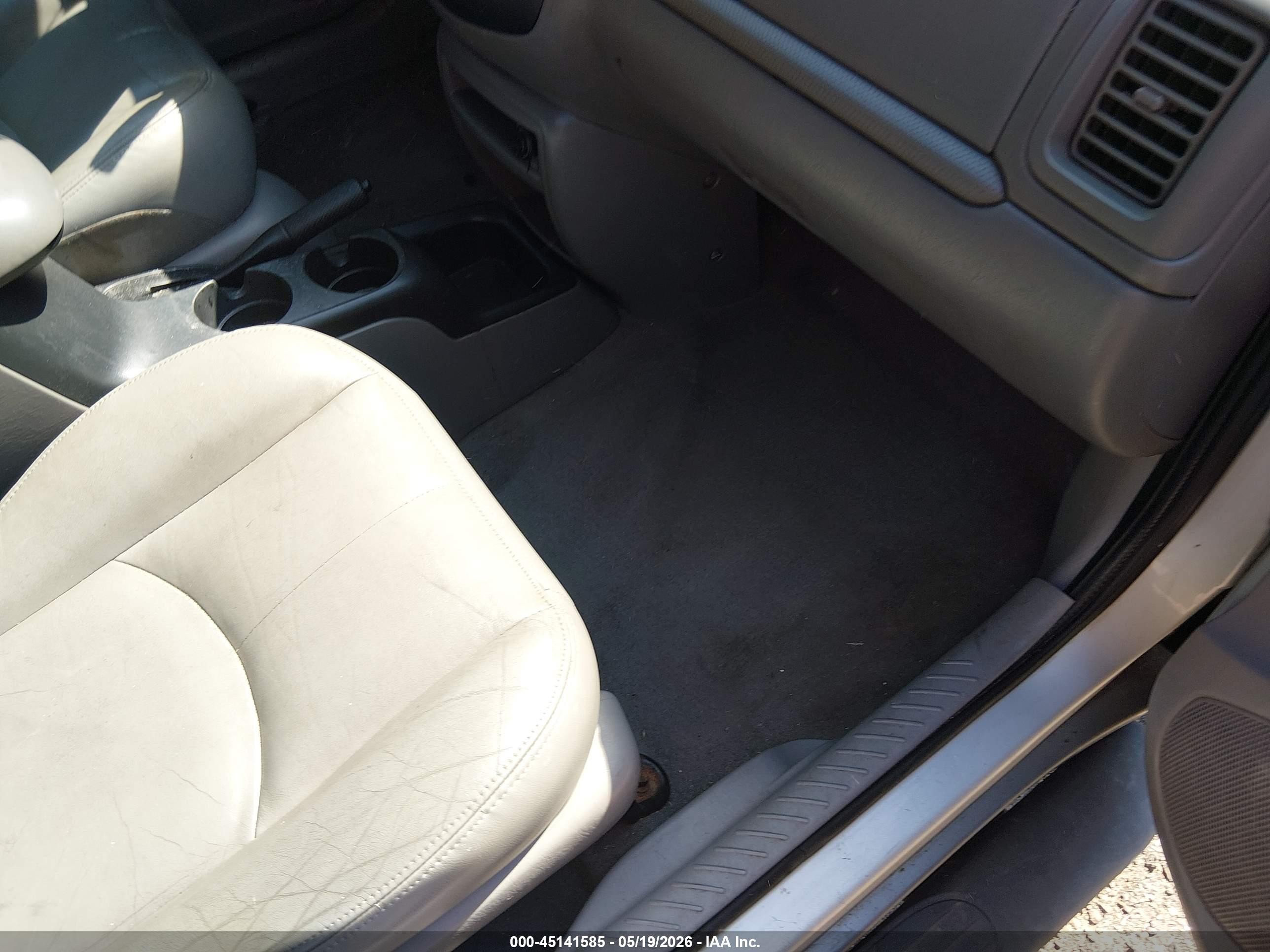 2002 Mazda Tribute Es V6/lx V6 Серебряный vin: 4F2YU08152KM36919