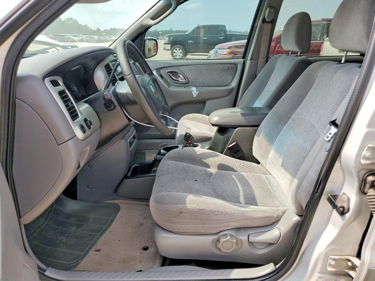 2002 Mazda Tribute Lx Silver vin: 4F2YU09112KM34583