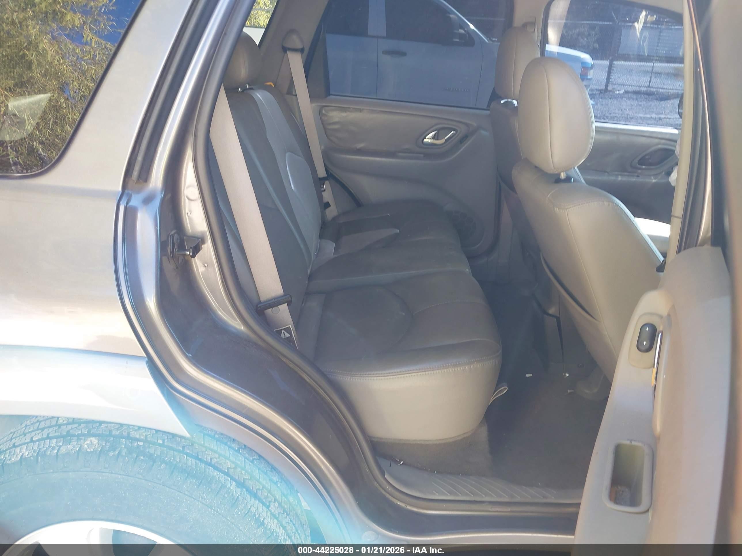 2002 Mazda Tribute Es V6/lx V6 Серый vin: 4F2YU09152KM62239