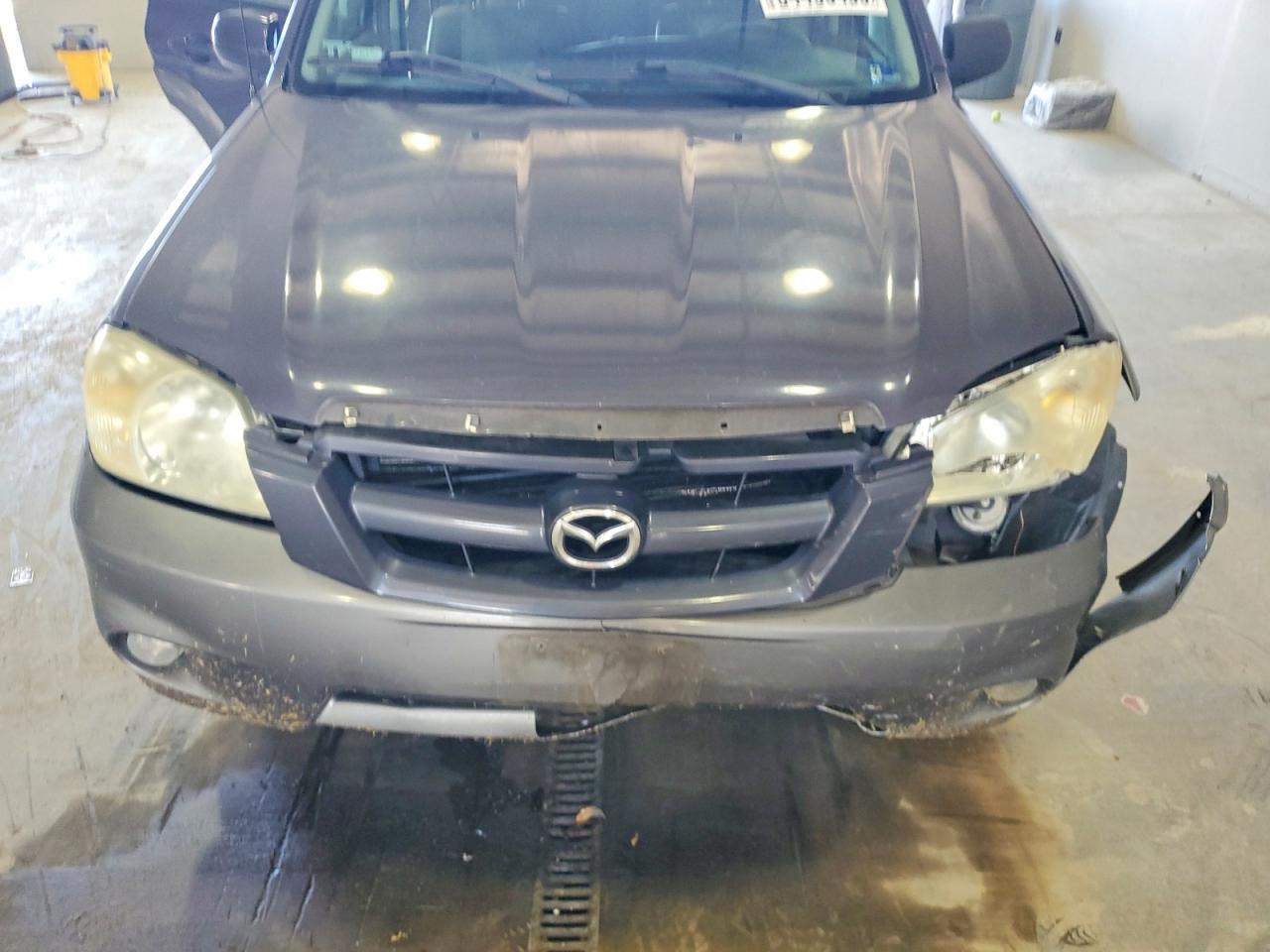 2006 Mazda Tribute I Угольный vin: 4F2YZ02Z26KM28699