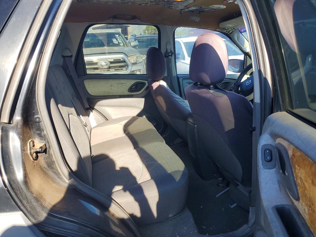 2006 Mazda Tribute I Black vin: 4F2YZ02Z46KM04470