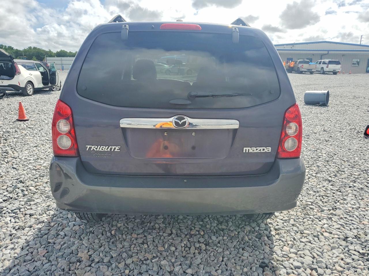2005 Mazda Tribute I Charcoal vin: 4F2YZ02Z65KM26758