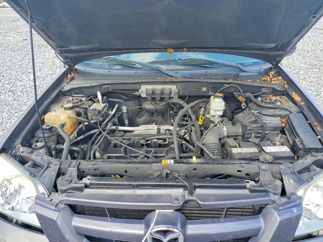2005 Mazda Tribute I Charcoal vin: 4F2YZ02Z65KM26758