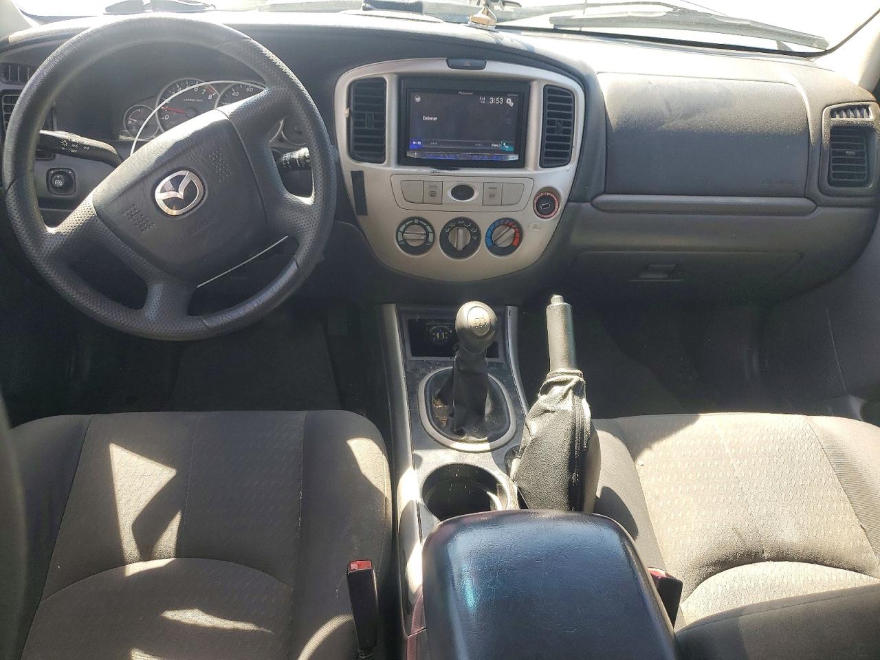 2005 Mazda Tribute I Silver vin: 4F2YZ02Z85KM14708