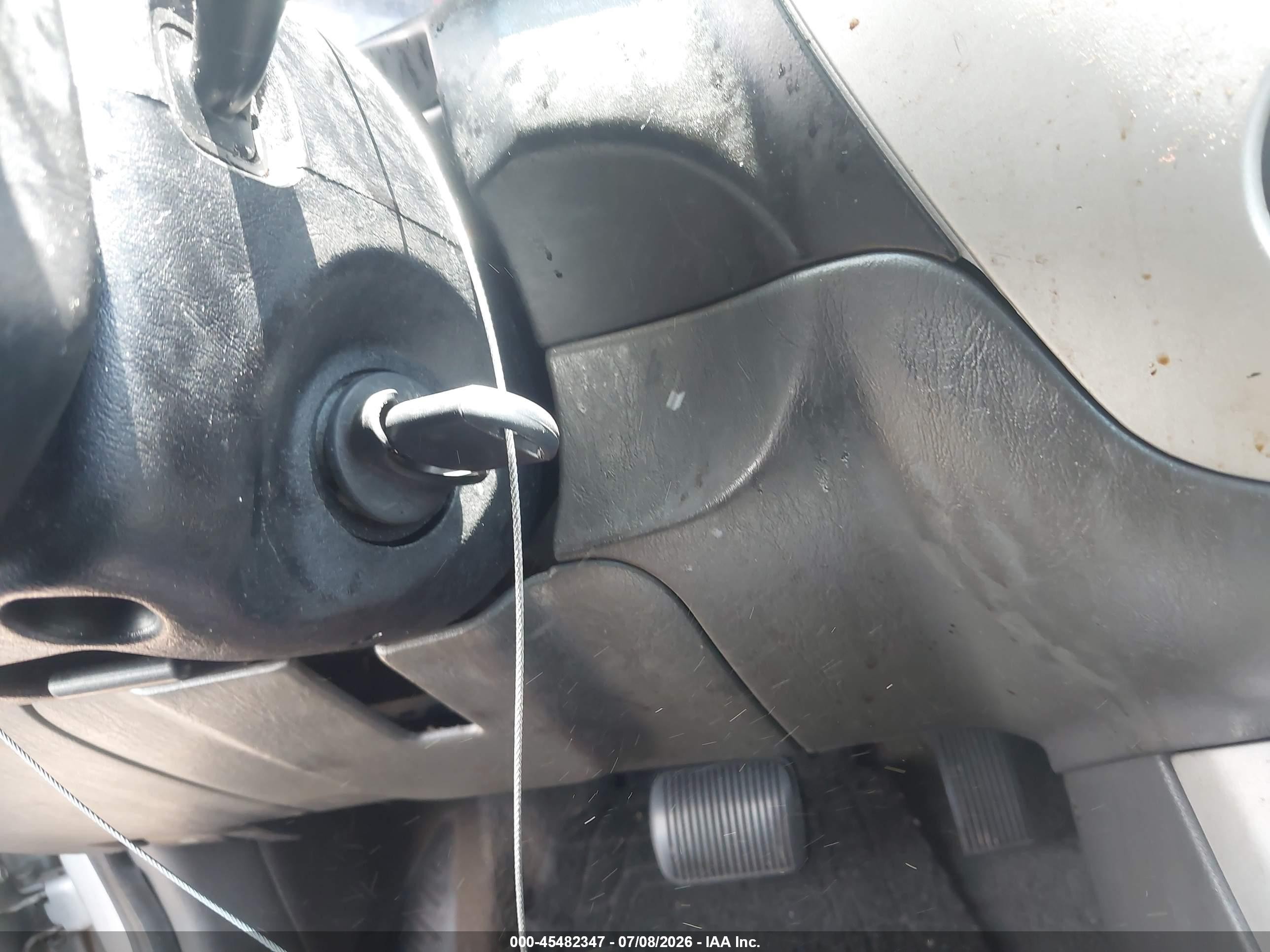 2006 Mazda Tribute I Серебряный vin: 4F2YZ02Z86KM00065