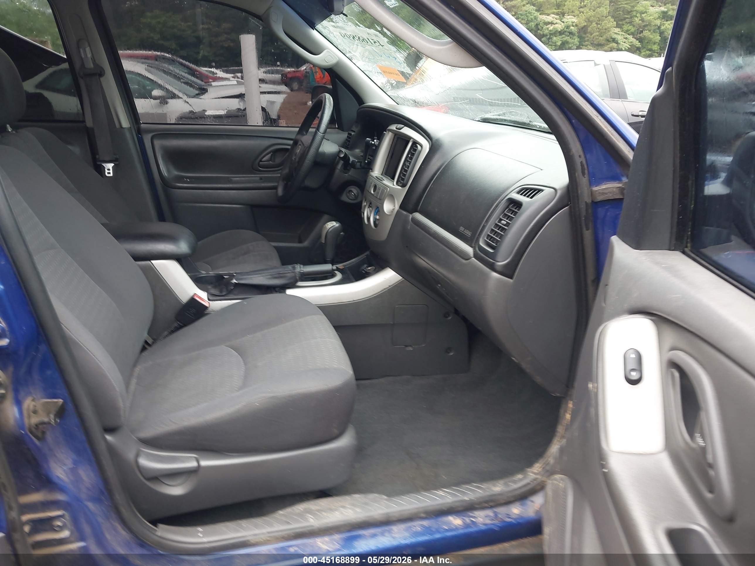 2006 Mazda Tribute I Синий vin: 4F2YZ02ZX6KM25646
