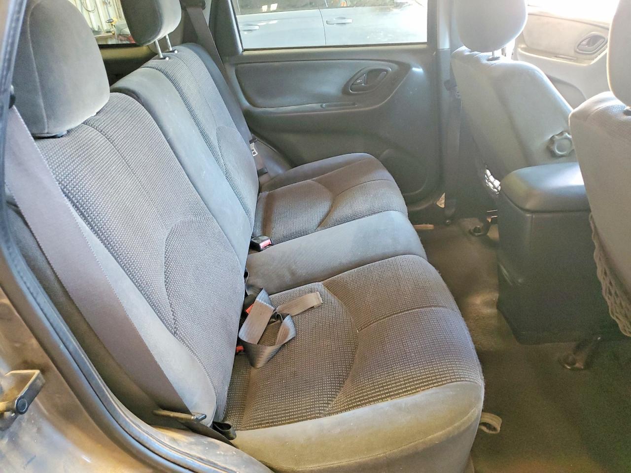 2004 Mazda Tribute Lx Серый vin: 4F2YZ04104KM17365