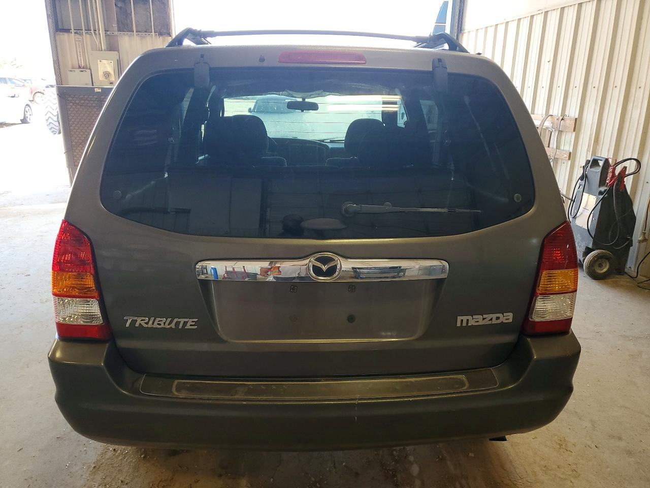 2004 Mazda Tribute Lx Серый vin: 4F2YZ04104KM17365
