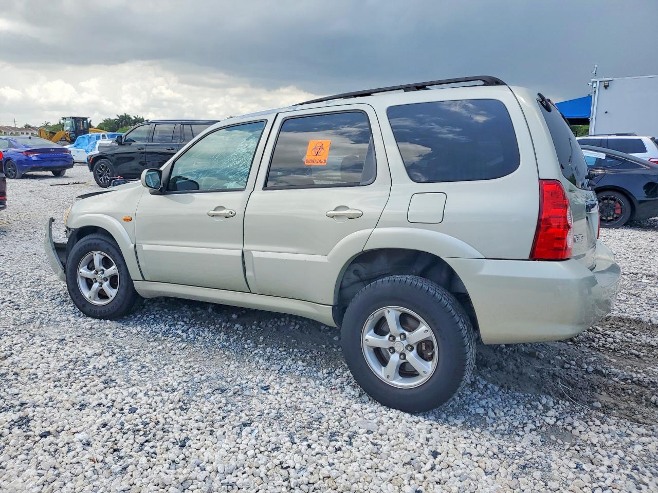 2005 Mazda Tribute S Бежевый vin: 4F2YZ04125KM01010
