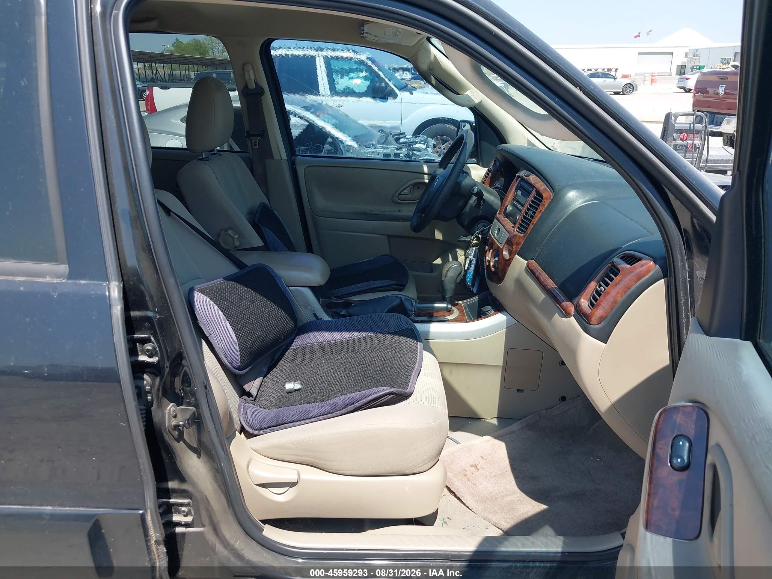 2005 Mazda Tribute S Black vin: 4F2YZ04125KM26425