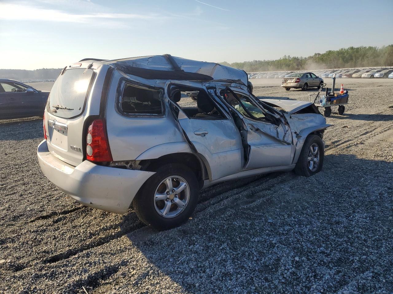 2006 Mazda Tribute S Silver vin: 4F2YZ04126KM18794