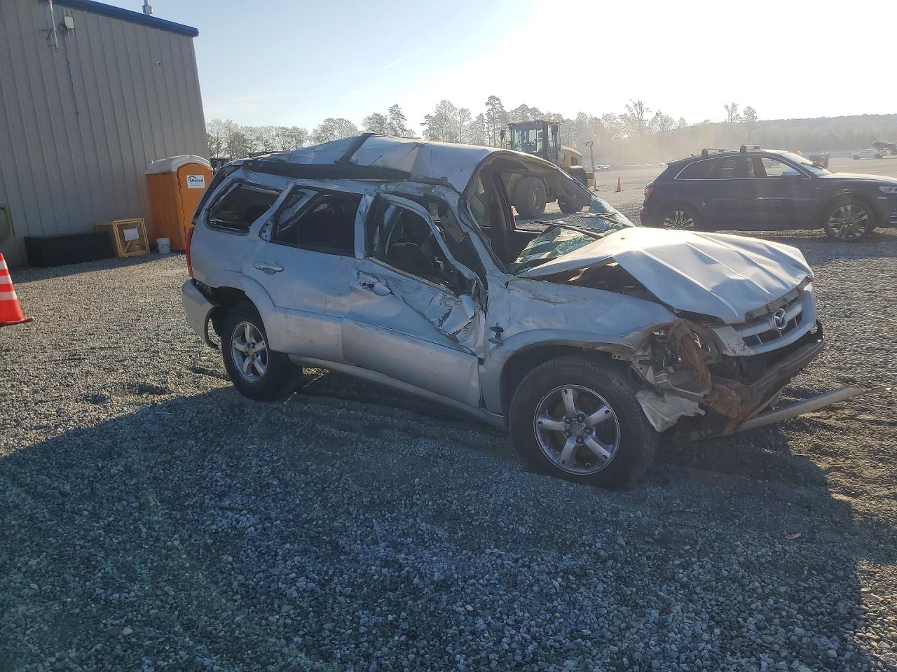 2006 Mazda Tribute S Silver vin: 4F2YZ04126KM18794