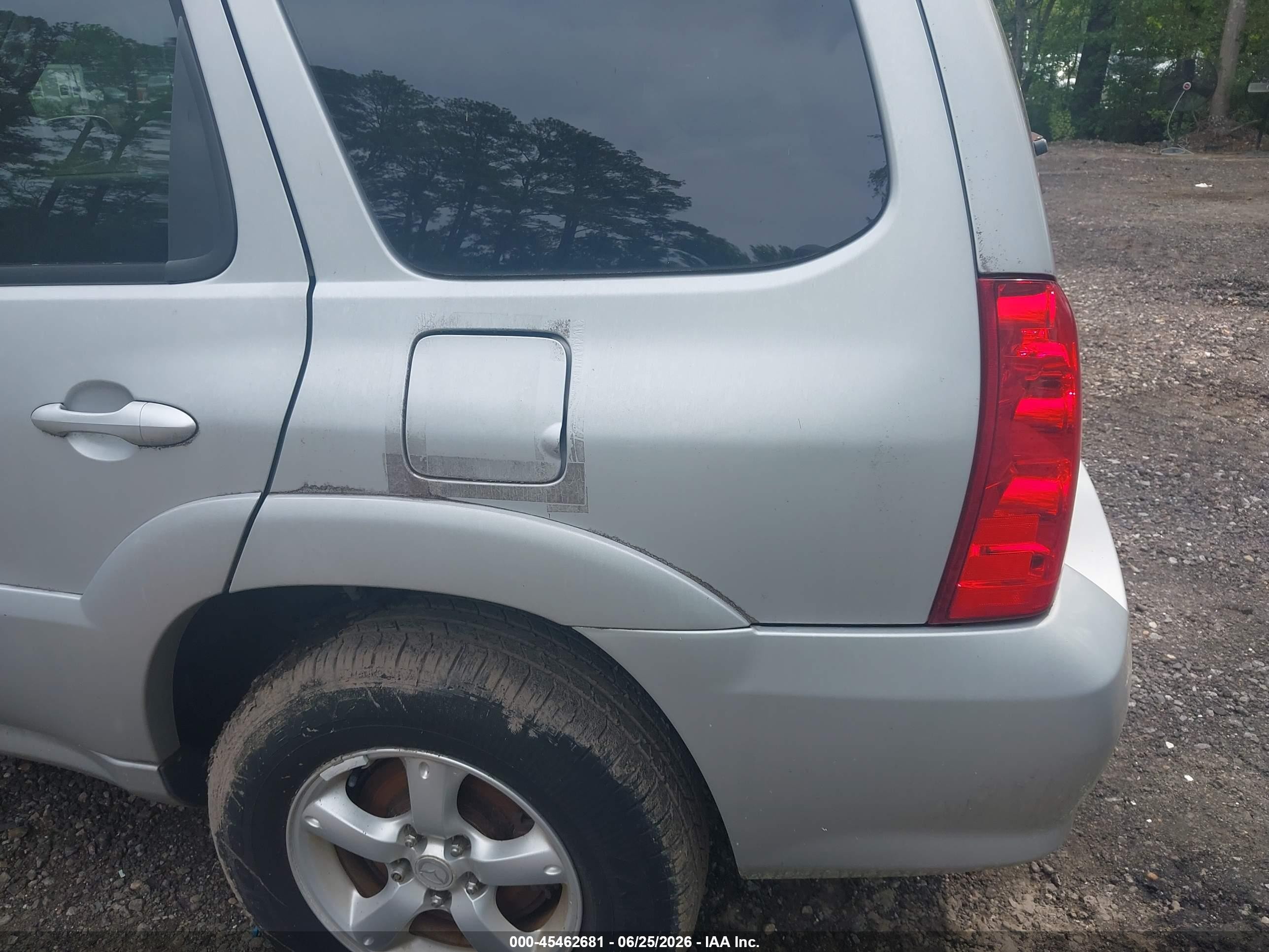 2006 Mazda Tribute S Silver vin: 4F2YZ04126KM20125