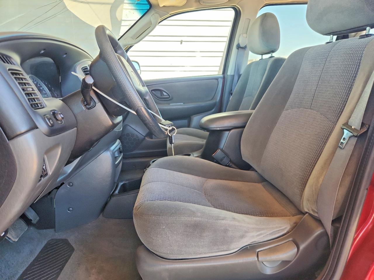 2004 Mazda Tribute Lx Красный vin: 4F2YZ04154KM24926