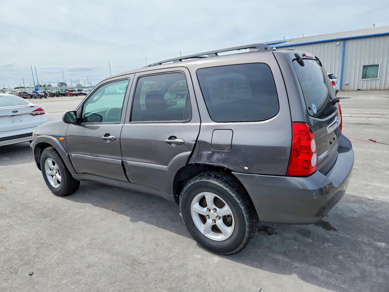 2005 Mazda Tribute S Silver vin: 4F2YZ04175KM09765